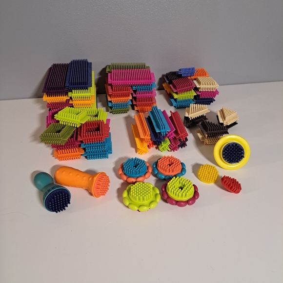 Bristle Blocks-Stem Interlocking Building Blocks Over 60 Pieces - Picture 1 of 5